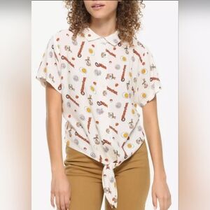 BoxLunch Maruchan Logo Boxy Button Up Tie-Front Woven Short Sleeve Top Size L